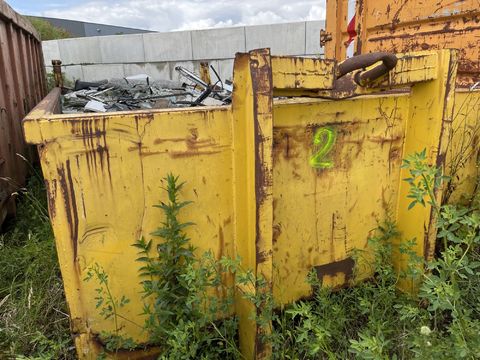 CONTAINER