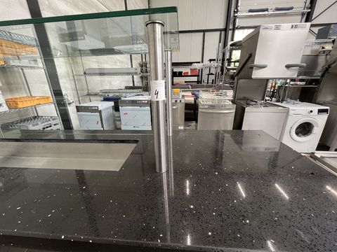 Rvs toonbank met glazen bovenbouw