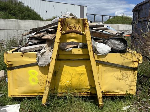 CONTAINER