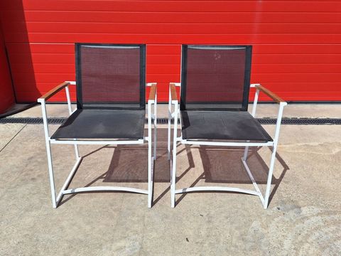 Set van 2 OUTFLEXX Design Tuinstoelen / Armstoelen – Wit / Zwart / Hout