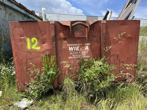 CONTAINER