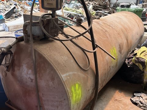 BRANDSTOFTANK 2300L