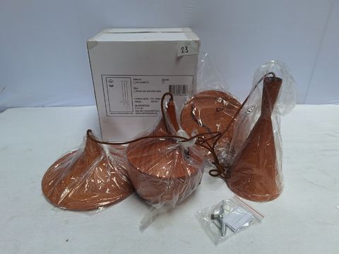 d&t Dutch Design – 3-Lichts Hanglamp met Verschillende Kappen (Wood Color / White Inside)