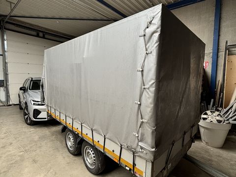 Dubbelassen aanhangwagen met huif Eduard