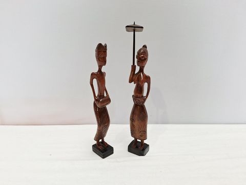 2 houten figuren – handgesneden, etnisch decoratief