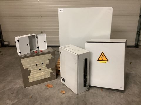 Partij zekeringskasten div.afmetingen