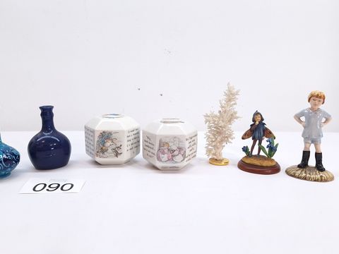 Decoratieve vazen & figuren oa "Royal Doulton,Wedgwood en Flower Fairies)