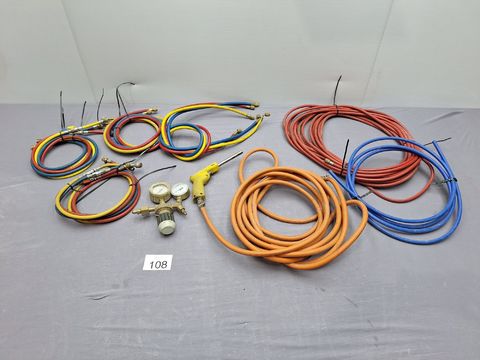 Set Diverse Slangen, Manometer en Apparaat (Koeltechniek / Gas)