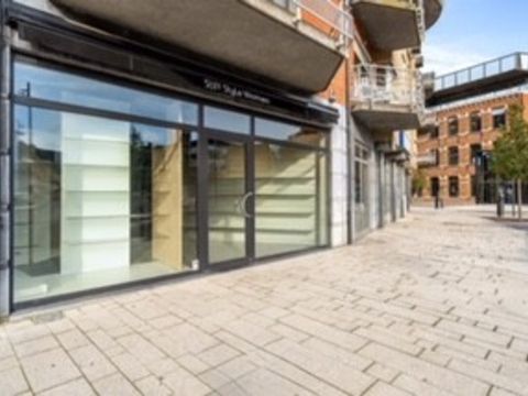 Recent, instapklaar handelspand in centrum Beringen