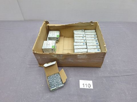 24 doosjes van 1000st. Plas-Tech Flensschroeven ( 3x6 )