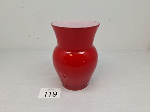 Glanzende rode designvaas (Zwiesel 1872)