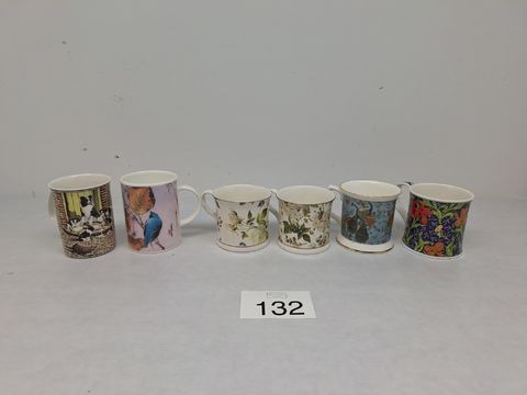 Collectie van Zes Fine Bone China Mokken