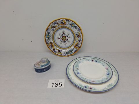 Lot porselein(Raffaellesco geschulpte dinerbord-Chinese keramische vispot-Wedgewood "Delphina")