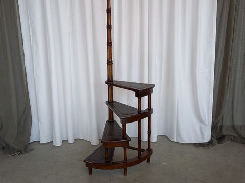 Vintage houten bibliotheektrap