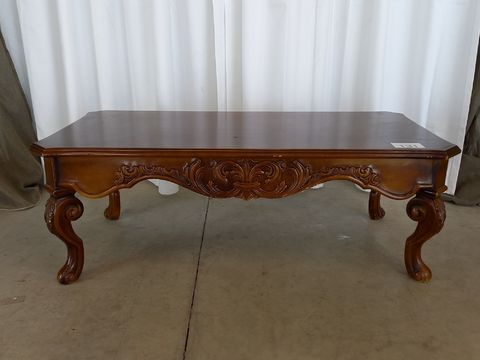 Massief salontafel Louis XV-stijl