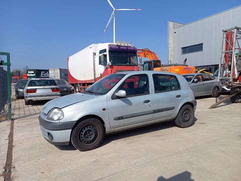 Renault Clio 1.2 benzine bwj.2001