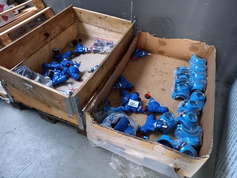 17 waterafsluiters en 6 moffen