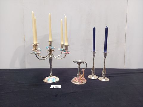 Collectie kaarsenhouders en kaarsen