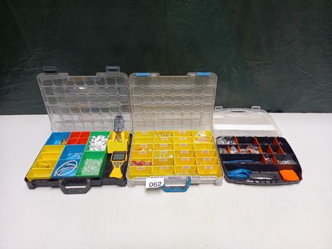 3 koffers met oa Wago klemmen,netwerktester,kabelstripper,krimptang enz...