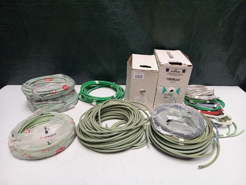 Lot diverse elektriciteits-en netwerkkabel