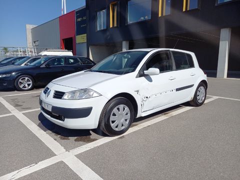 Renault Megane 1.6i 16v bwj.2003(schade wagen)