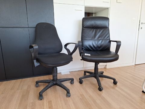 2 mobiele directiestoelen