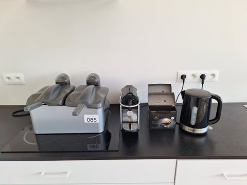 Lot met waterkoker, Senseo, dubbele friteuse Fri Fri