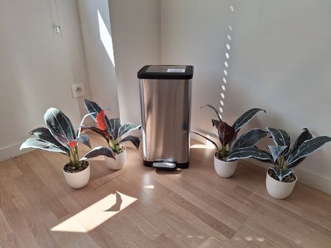 Pedaalemmer + 4 kunstplantjes