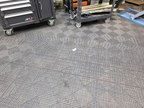 pvc tegelvloer grijs(20x20cm) ± 60m2