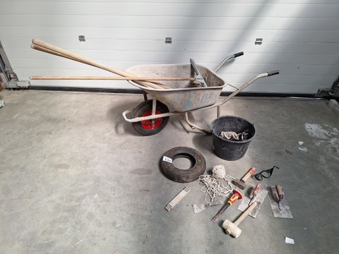 Kruiwagen met diverse(zie afb)