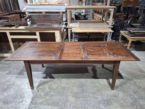 Massief antieke uitschuifbare tafel