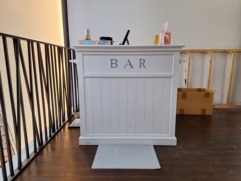 Barkast wit L110xH107xB50cm