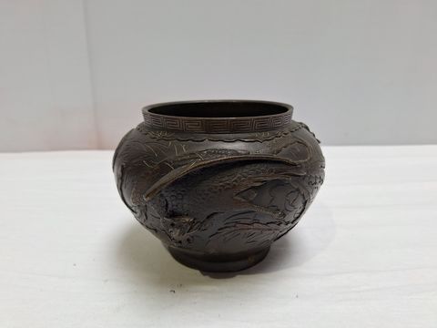 Japanse bronzen urn/plantenbak uit de 19e eeuw