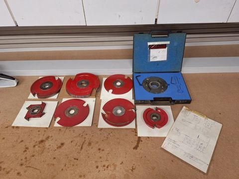Set van 8st. freeskoppen en profielmessen