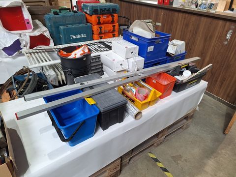 Lot doe-het-zelf materiaal (zie afb)