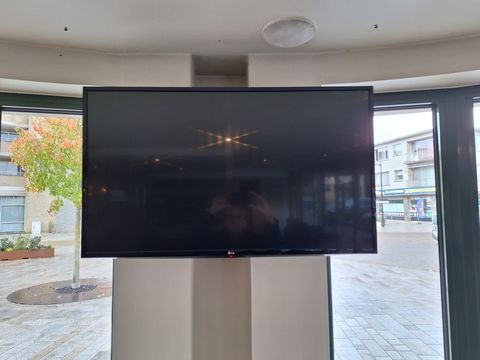 LG 43" Smart TV met ophangbeugel