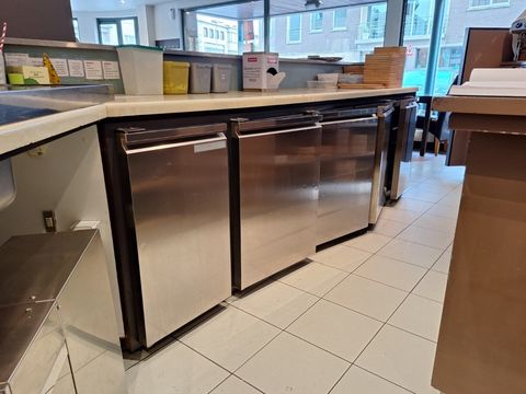 RvS drankenkoeler met 5 deuren zonder merk