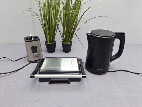 Lot met Vivid Green waterkoker,contactgrill en Philips blender