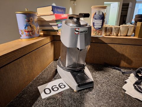 Presse-agrumes professionnel Santos