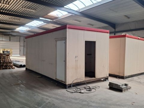 Sanitaire unit 6x3 meter– Ingericht met toilet, urinoirs, wasbakken en boiler