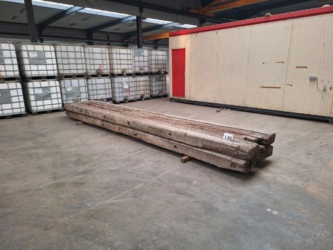 Werfbalken voor bouwkraan – massief hout, gebruikt