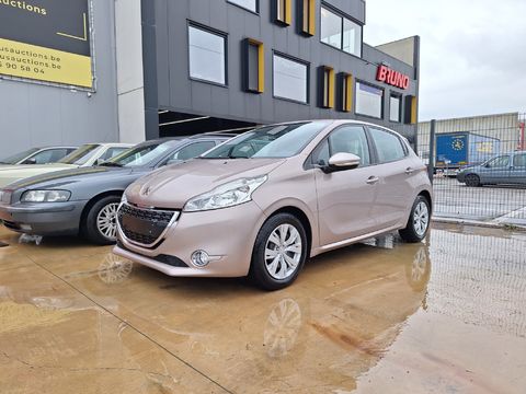 Peugeot 208 E-VTi bwj. 2014