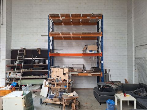 Magazijnstelling / palletstelling (oranje balken + blauwe staanders)