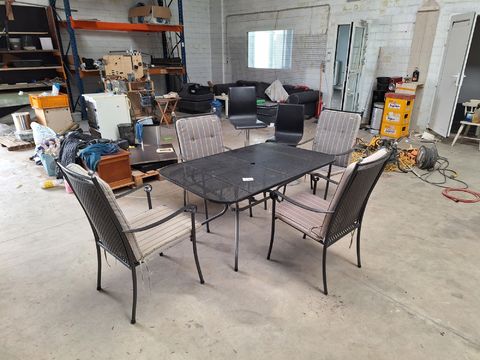 Tuinset metaal (tafel + 6 stoelen met kussens)