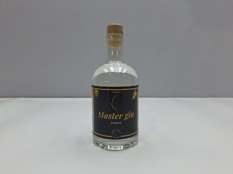 1 fles Artisanale Biergin “Master Gin” – 70 cl – 40% vol