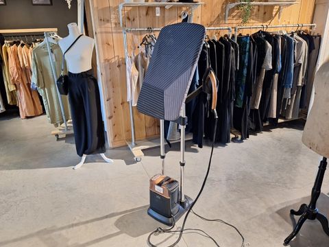 Calor Ixeo Power strijk en kledingstomer