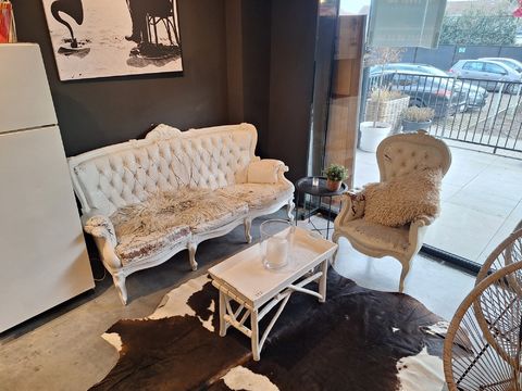 zithoek barok stijl met 3+1-zit ,salontafel,bijzettafeltje,vloerkleed en fotolijst