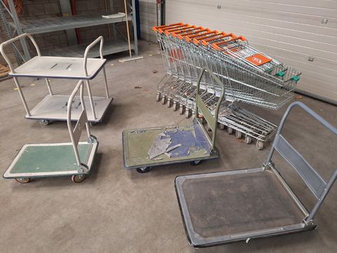 Lot Plateauwagens, Etagewagen & Winkelwagens