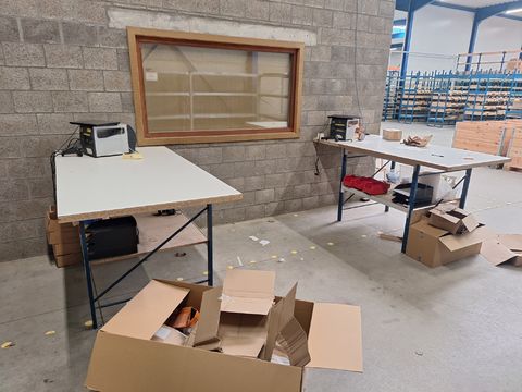 2 stuks Industriële Werktafels – L200 x B103 x H104 cm