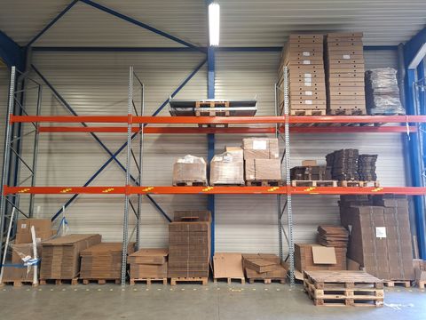 16 pallets karton verpakking + 1 pallet tape